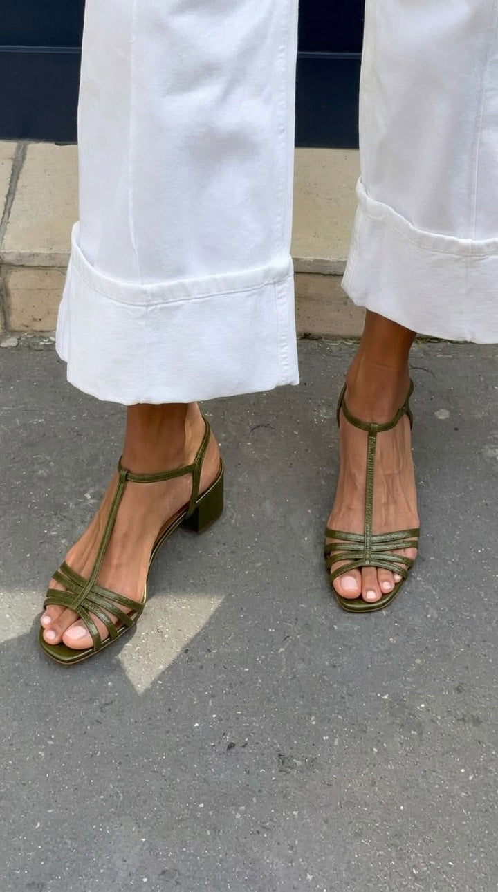 Clara – Goldene Alltags-Eleganz-Sandalen
